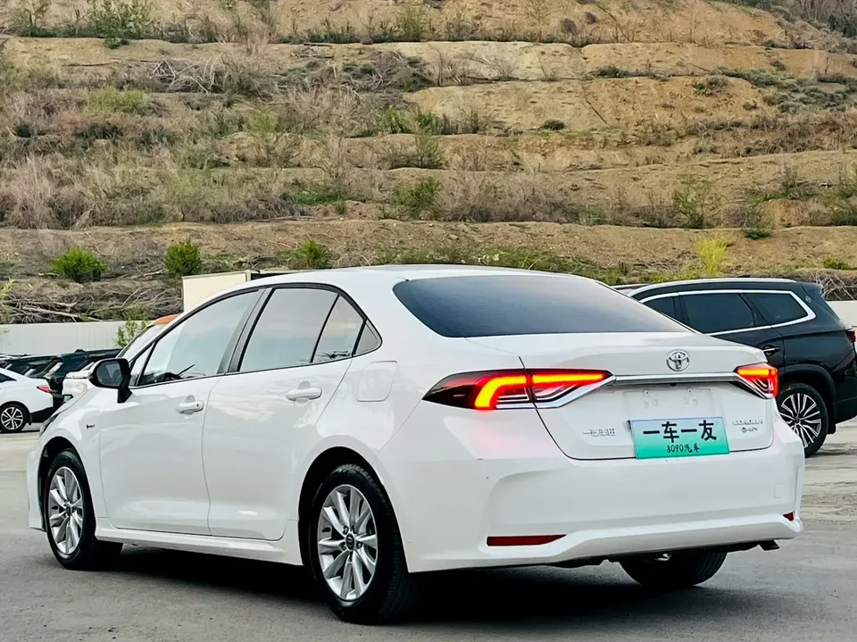 Toyota Corolla Corolla 2024 Intelligent Electric Hybrid Dual Engine 1.8L E-CVT Elite Edition 2024 — thumbnail 4