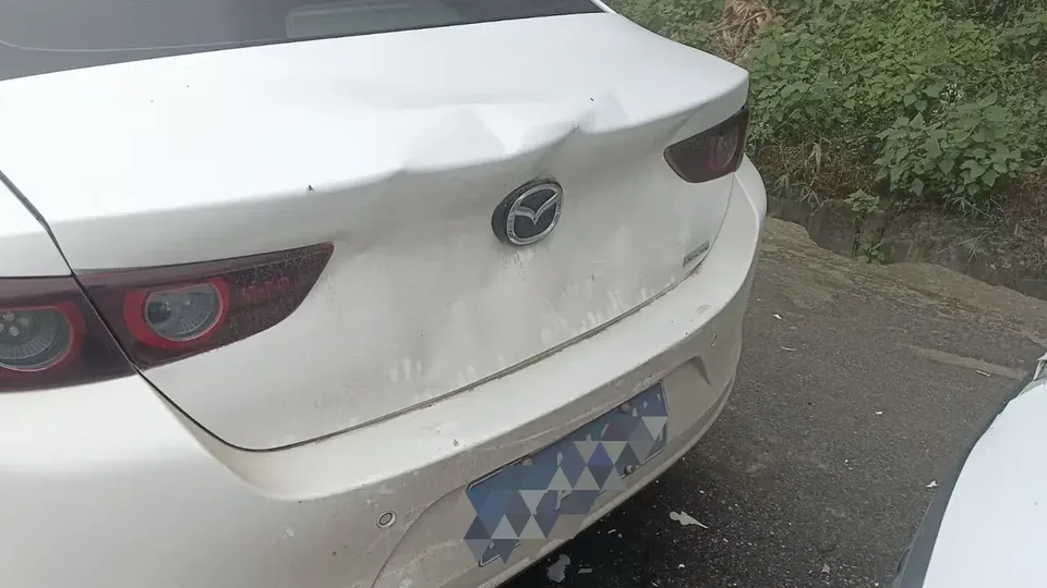 Mazda Axela 2.0L automatic quality version 2024 — миниатюра 3