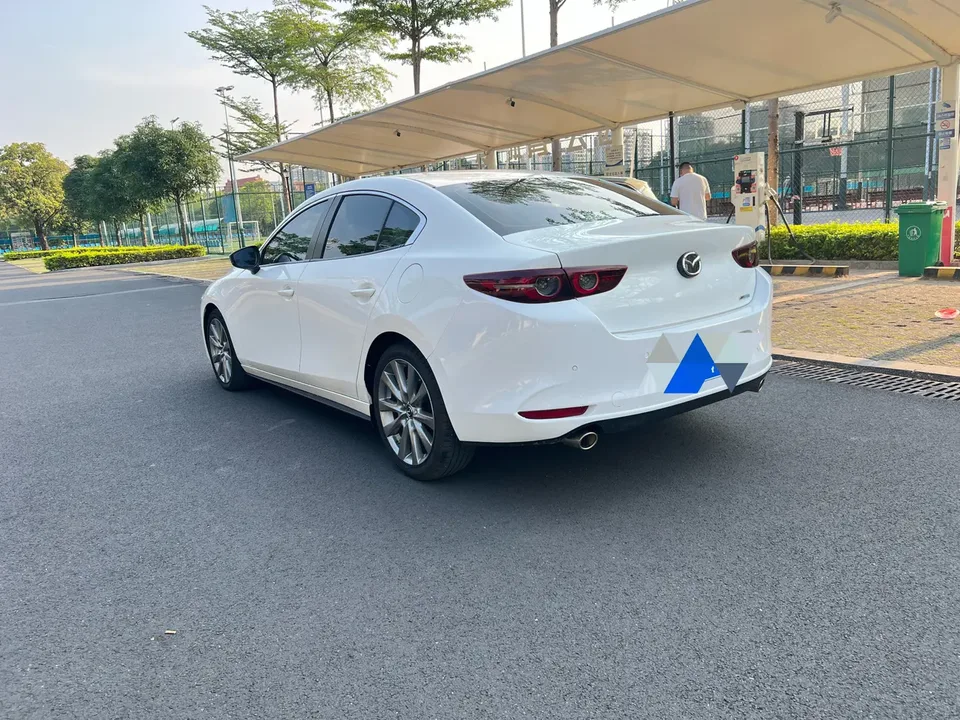 Mazda Axela 2.0L automatic quality version 2024 — миниатюра 5