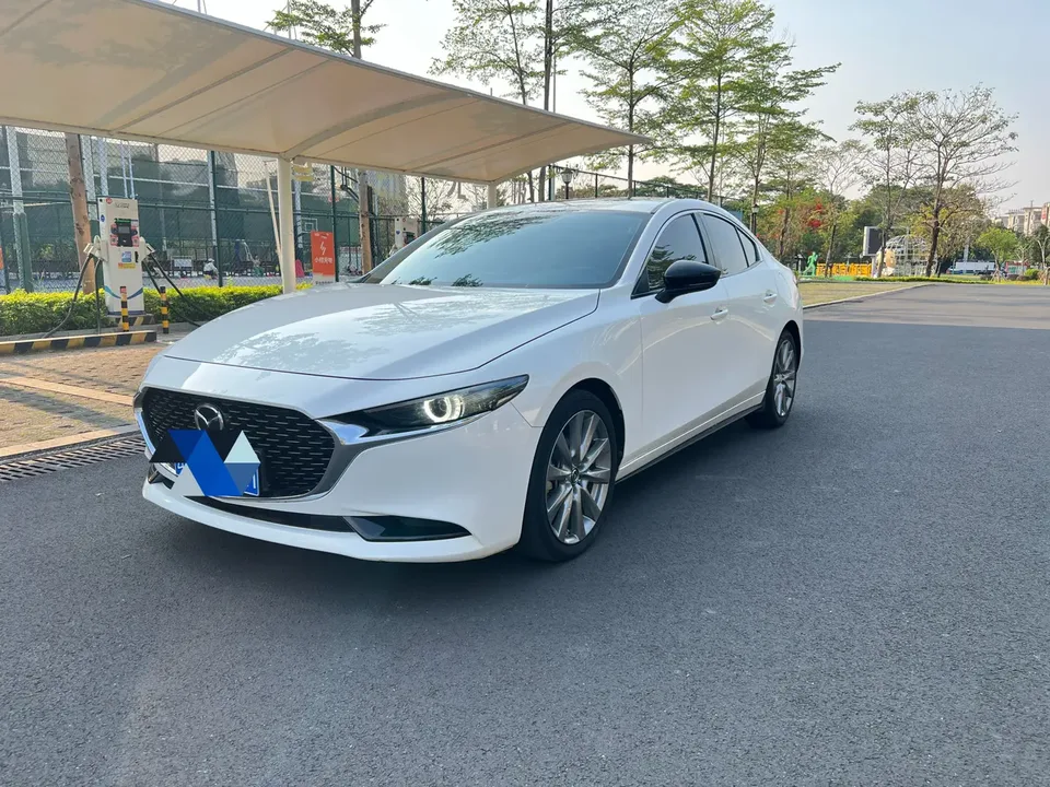 Mazda Axela 2.0L automatic quality version 2024 — фото 1, купить с доставкой в Москву