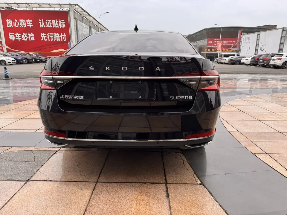 Skoda Superb Speedy 2023 TSI280 DSG Premium Edition 2023 — thumbnail 2