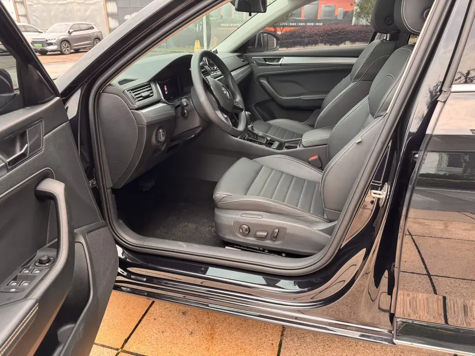 Skoda Superb Speedy 2023 TSI280 DSG Premium Edition 2023 — thumbnail 5