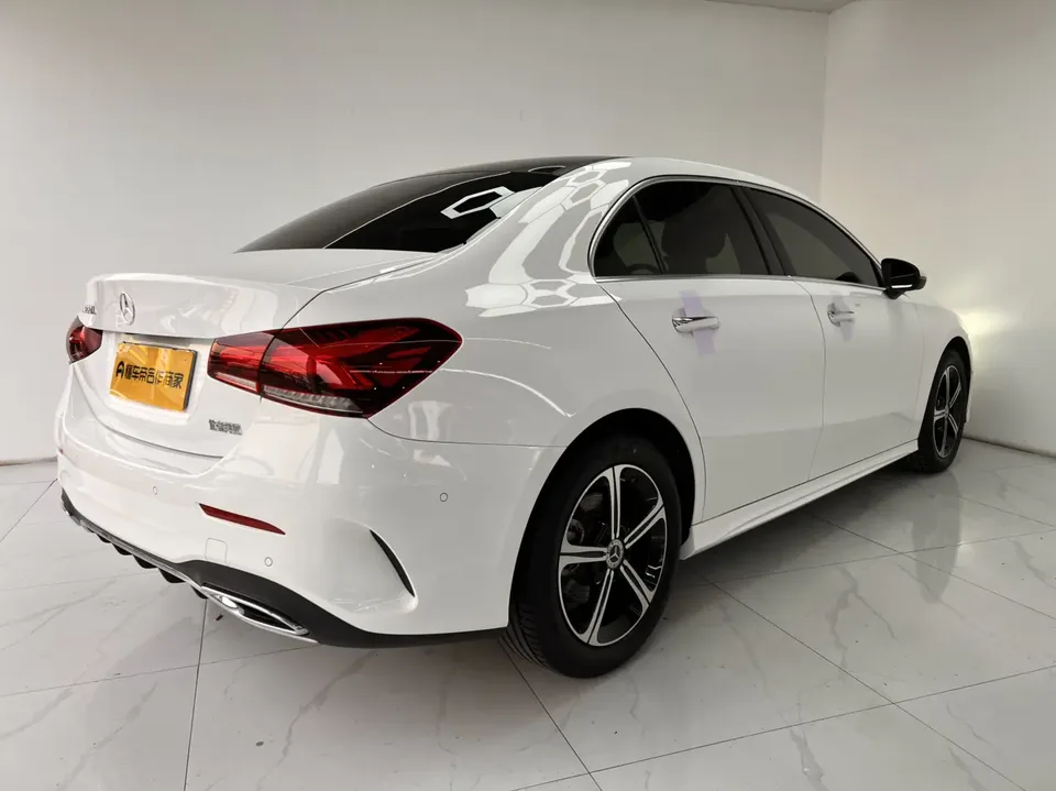 Mercedes-Benz Mercedes Benz A Class second facelift A 200 L sports sedan fashion version 2023 — миниатюра 2