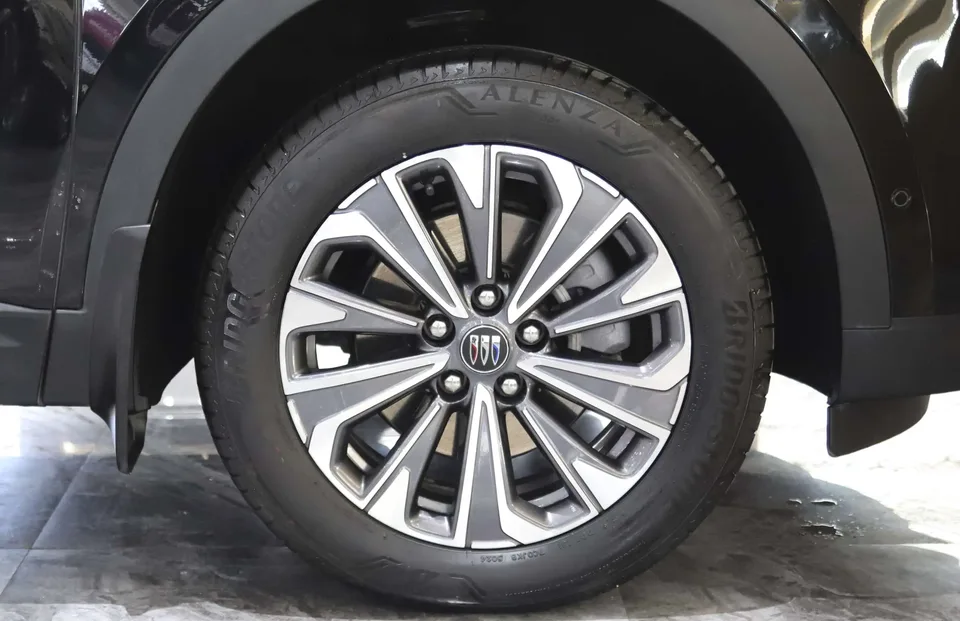 Buick Envision Envision 2025 2025 Envision Envision Plus 28T 2WD Platinum Edition 2025 — thumbnail 3