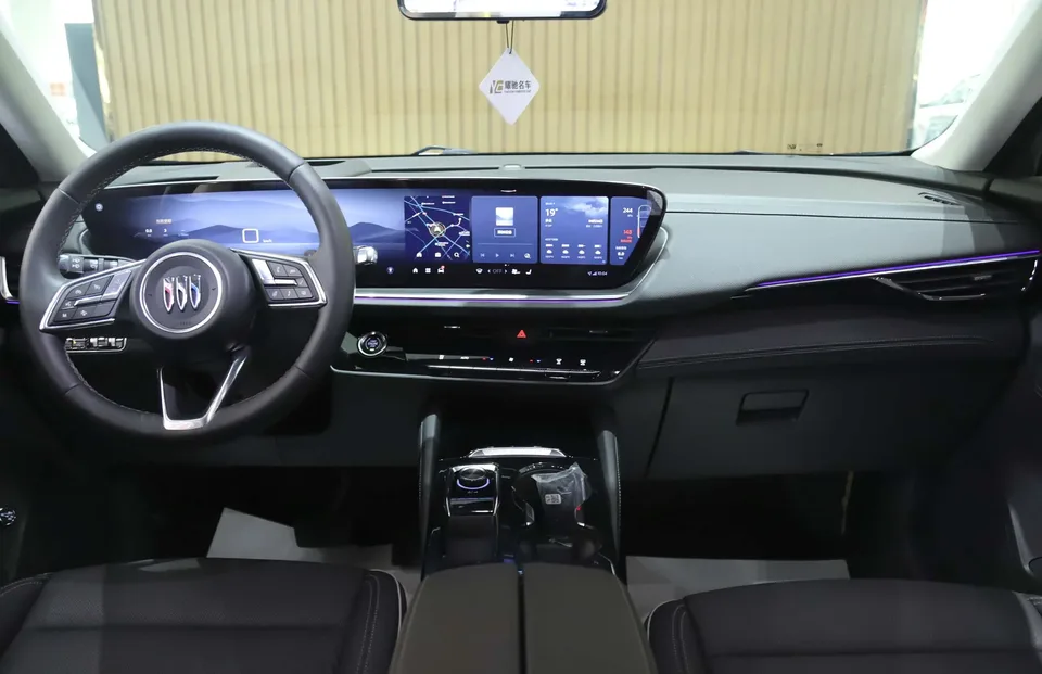 Buick Envision Envision 2025 2025 Envision Envision Plus 28T 2WD Platinum Edition 2025 — thumbnail 4