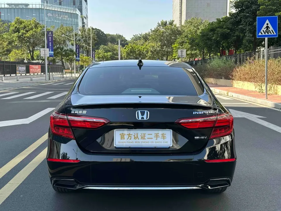 Honda Inspire 2022 Insignia Hybrid 2.0L Pure Elegant Edition 2022 — миниатюра 2