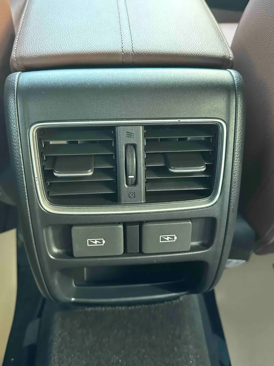 Honda Inspire 2022 Insignia Hybrid 2.0L Pure Elegant Edition 2022 — миниатюра 3