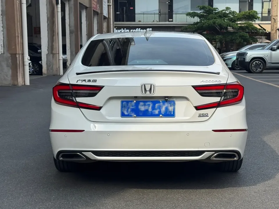 Honda Accord Accord 2022 260TURBO Deluxe Edition 2022 — миниатюра 2