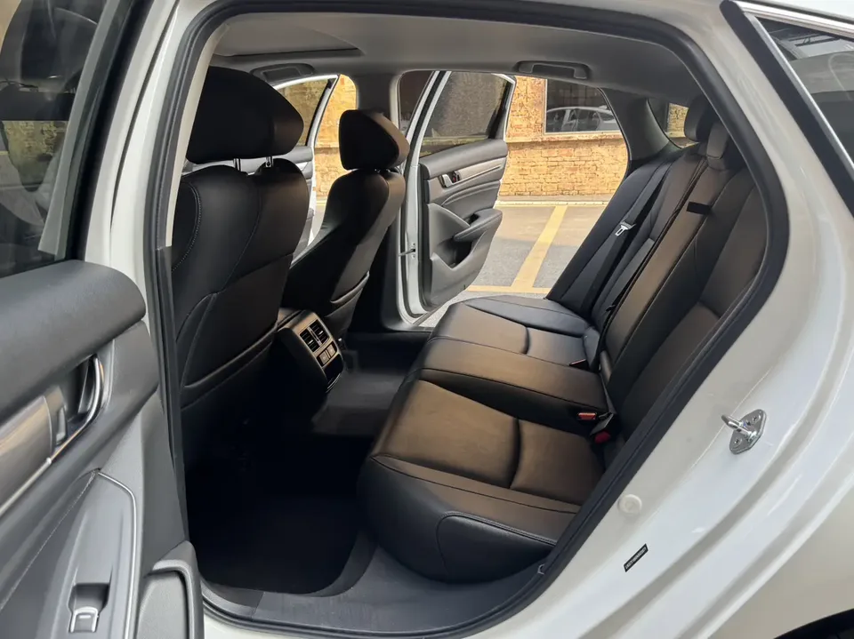 Honda Accord Accord 2022 260TURBO Deluxe Edition 2022 — миниатюра 3