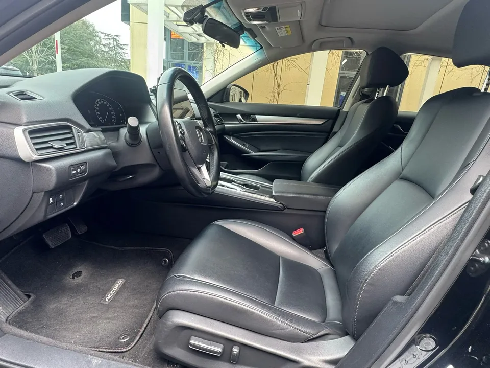 Honda Accord 2022 Accord 260TURBO Fantasy Night Premium Edition 2022 — миниатюра 5