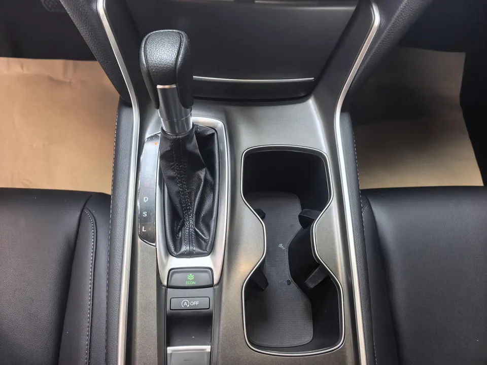 Honda Accord Accord 2022 260TURBO Deluxe Edition 2023 — миниатюра 4