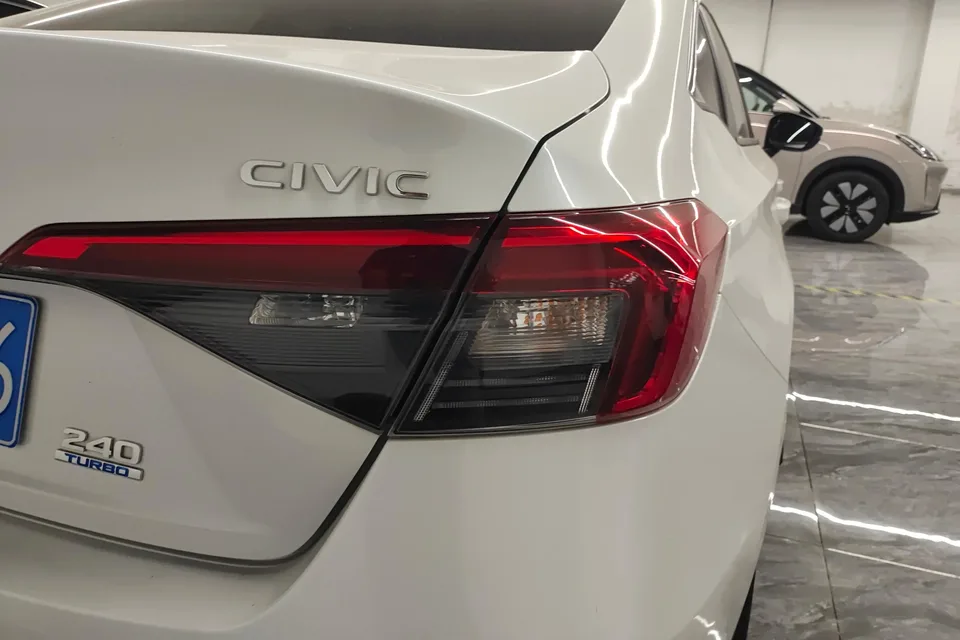 Honda CIVIC Civic 240TURBO CVT Dynamic C-position Customer Special Edition 2023 — миниатюра 2