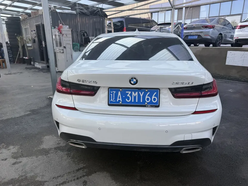 BMW 3 Series 3 Series 2022 facelift 325Li M Sport package 2022 — thumbnail 2