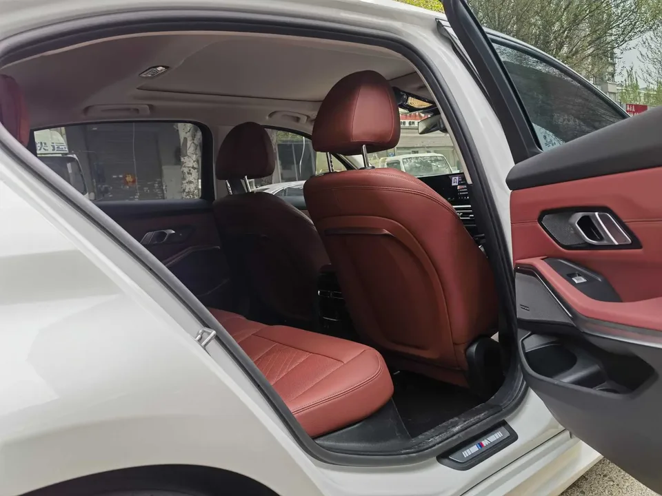 BMW 3 Series 2.0T Automatic RWD 5 Seaters 2024 — миниатюра 3