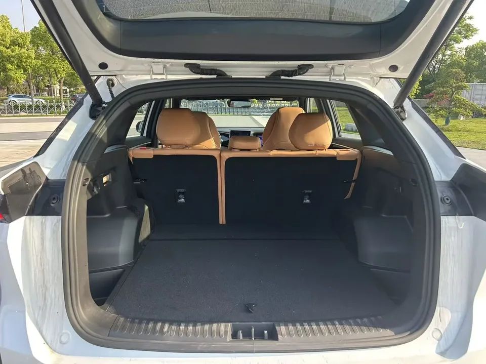 Geely Galaxy L7 1.5L EM-i 115km Exploration+ Edition 2025 — миниатюра 5
