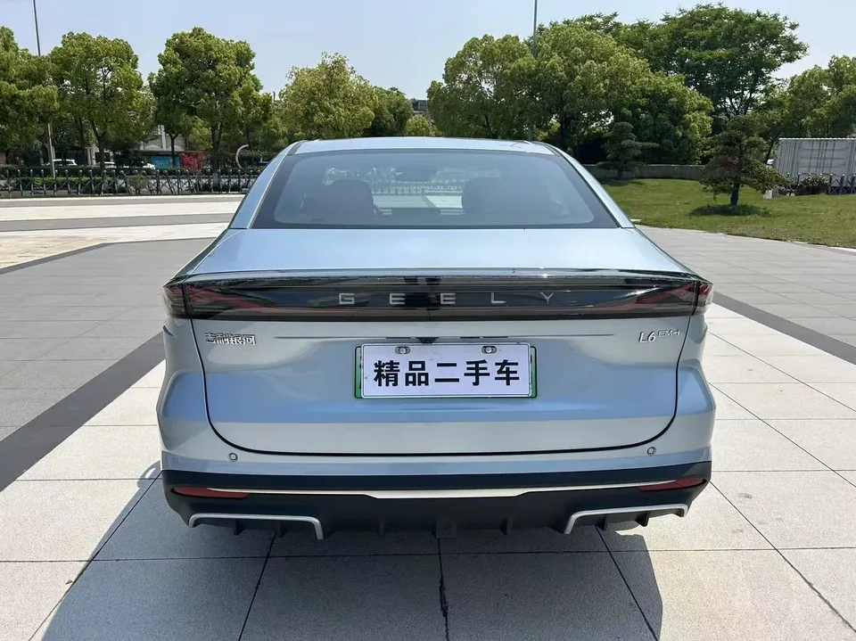 Geely Galaxy L6 1.5 EM-i DHT 140KM Starship Edition 2025 — миниатюра 5