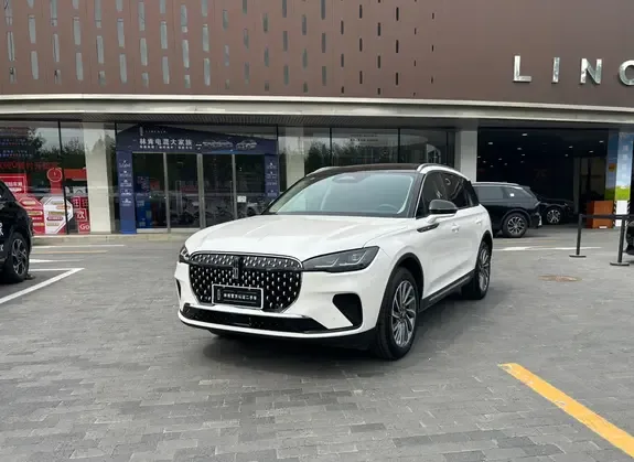 Lincoln Adventurer 2024