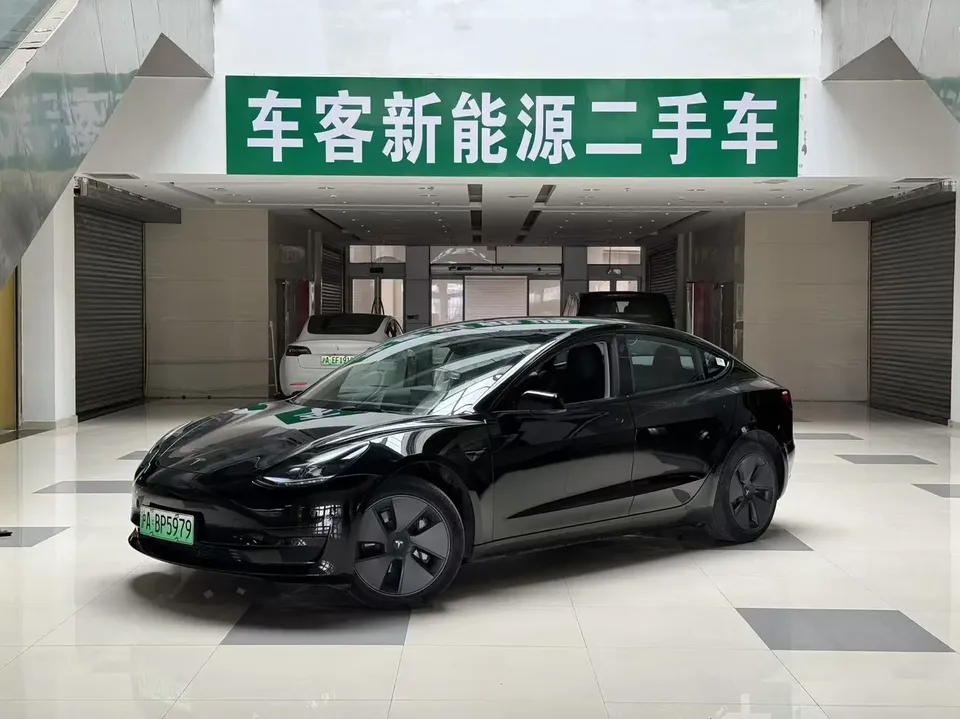 Tesla Model 3 Model 3 2022 Model 3 2022 rear-wheel drive version 2023 — photo 1, buy with delivery to Moscow