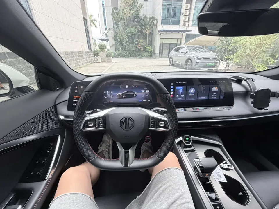 MG 7 MG7 2023 2.0T Automatic Beauty Hunter Luxury Edition 2023 — thumbnail 3