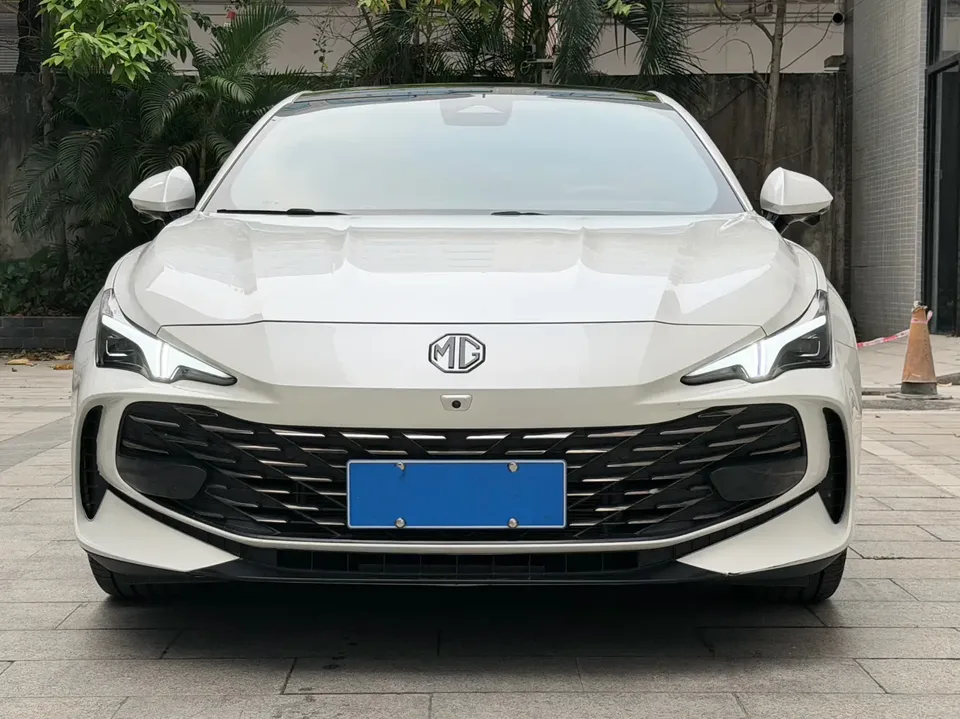 MG 7 MG7 2023 2.0T Automatic Beauty Hunter Luxury Edition 2023 — photo 1, buy with delivery to Moscow
