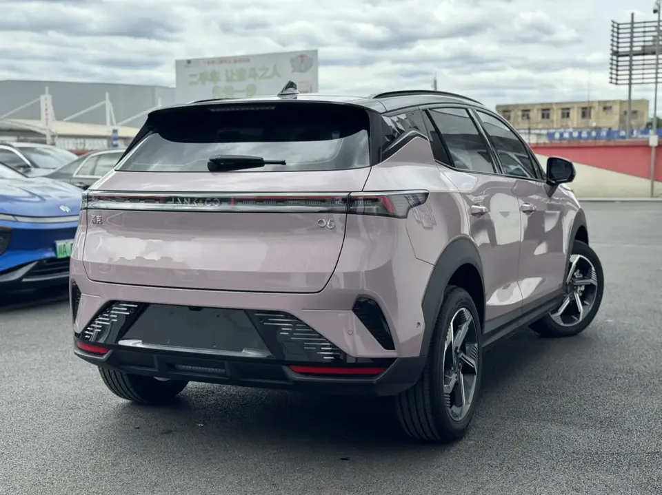 Lynk & Co 06 Lynk & Co 06 2025 Renew 1.5T Halo 2025 — миниатюра 2