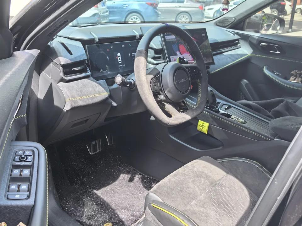 Lynk & Co 03 Lynk & Co 03 2025 03+ 2.0TD Automatic Performance Package 2025 — миниатюра 5