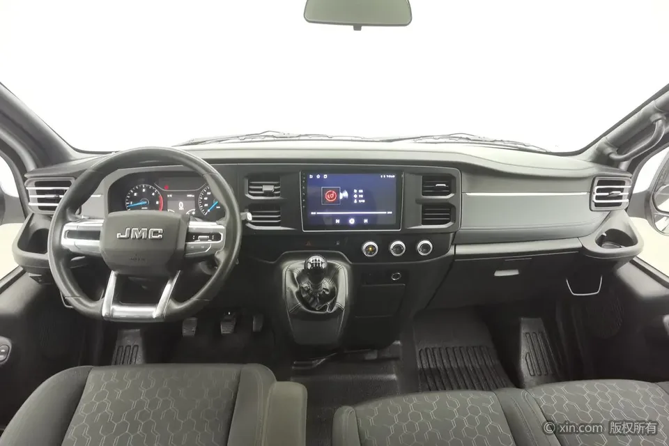 Jiangling Fushun 2.0T manual diesel short-axle low-roof commercial multi-purpose passenger car with 6 seats-double opening tailgate 2024 — миниатюра 3