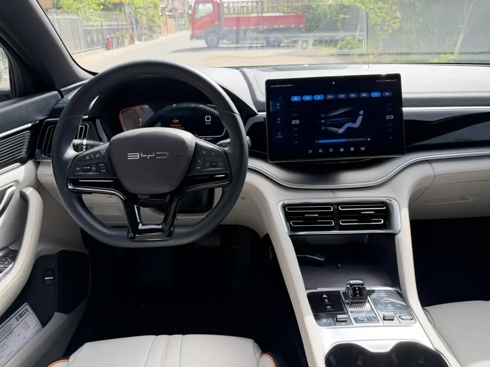 BYD Song PLUS DM DM-i Champion Edition 110KM Flagship Model 2023 — миниатюра 5