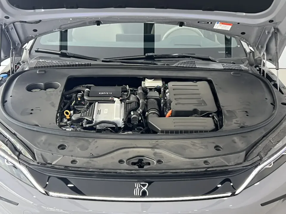 BYD Han DM Intelligent Driving Edition DM-i 125KM LiDAR Flagship Model 2025 — миниатюра 2