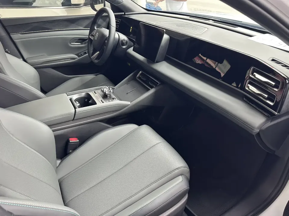 BYD Qin L DM DM-i 80KM Beyond Edition 2025 — миниатюра 4