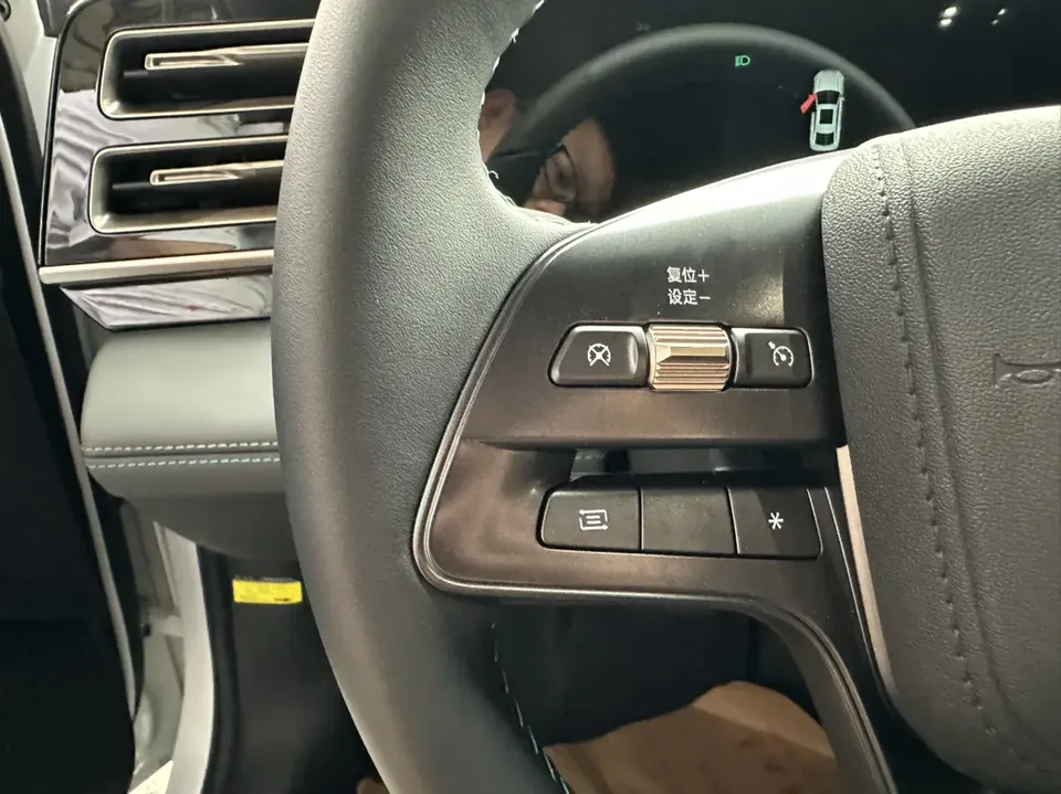 BYD Qin L DM DM-i 80KM Beyond Edition 2025 — миниатюра 5