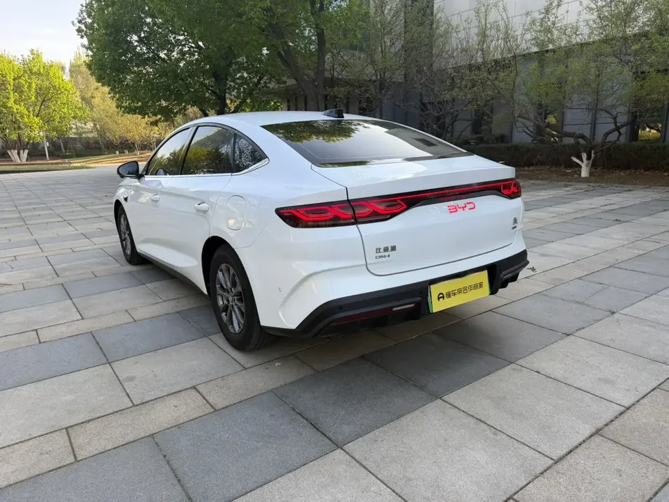 BYD Qin L DM Intelligent Driving Edition DM-i 80KM Beyond Edition 2025 — миниатюра 4