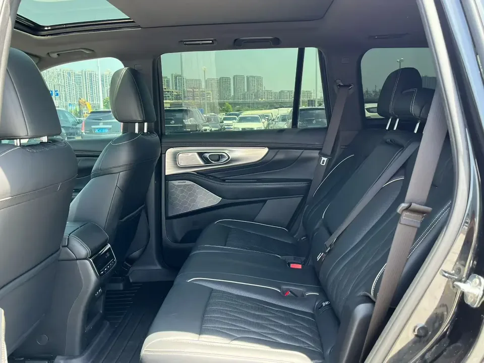 GAC Trumpchi GS8 Trumpchi GS8 2022 Pilot Series 2.0TGDI 4WD Luxury Smart Edition 7 Seaters 2022 — миниатюра 3