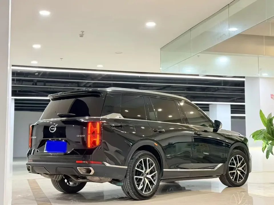 GAC Trumpchi GS8 Trumpchi GS8 2022 Trumpchi GS8 2022 Pilot Series 2.0TGDI 2WD Premium Edition 7 Seaters 2022 — thumbnail 2