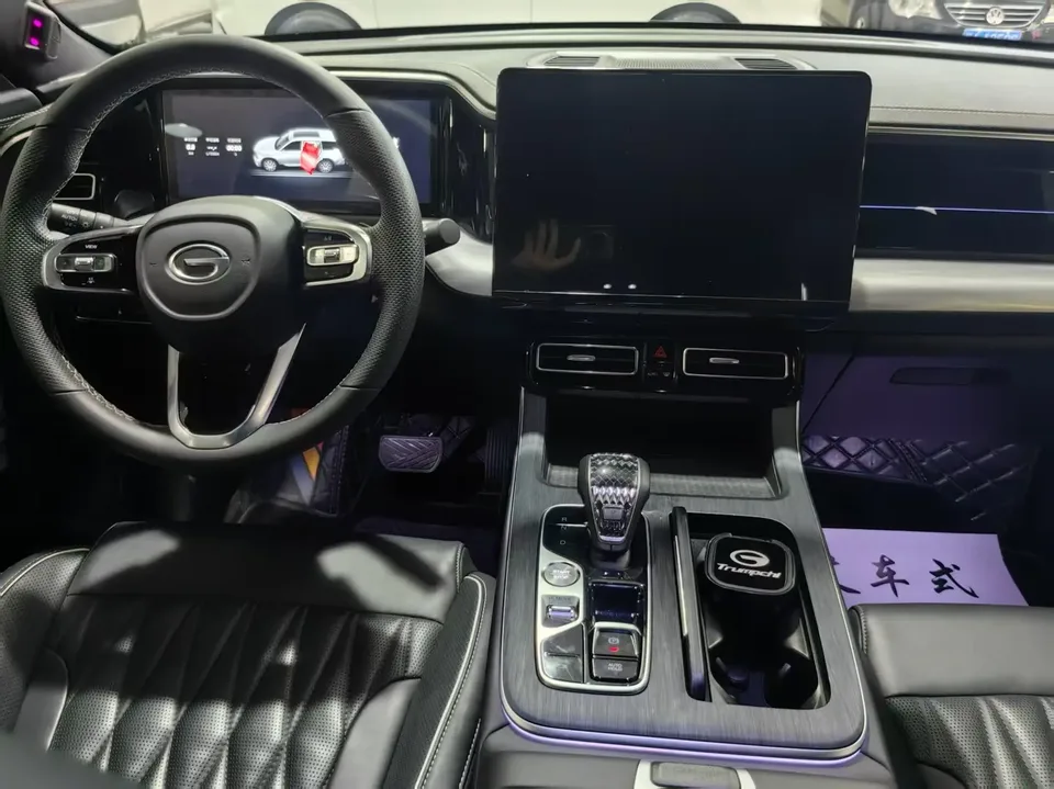 GAC Trumpchi GS8 Trumpchi GS8 2022 Trumpchi GS8 2022 Pilot Series 2.0TGDI 2WD luxury smart connected version 7 seats 2023 — thumbnail 2
