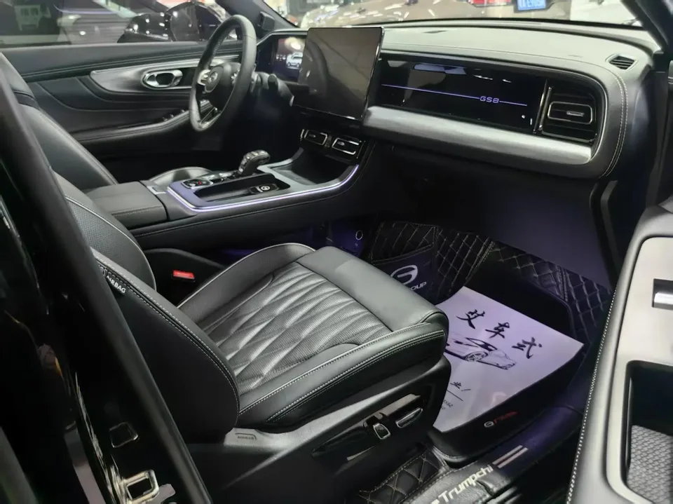 GAC Trumpchi GS8 Trumpchi GS8 2022 Trumpchi GS8 2022 Pilot Series 2.0TGDI 2WD luxury smart connected version 7 seats 2023 — thumbnail 4