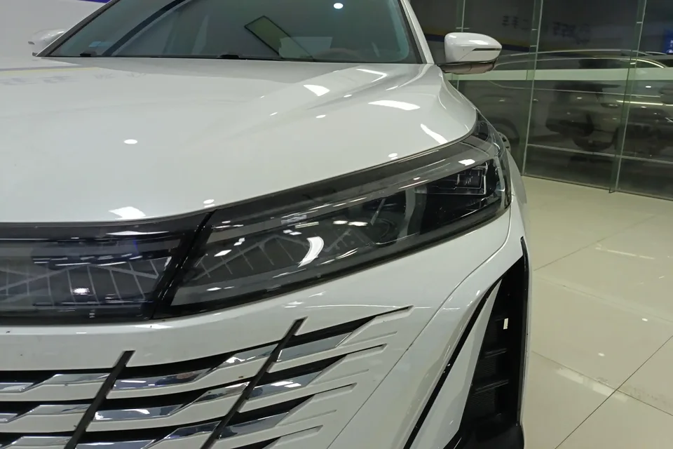 Changan CS75PLUS third generation 1.5T automatic premium model 2023 — миниатюра 5