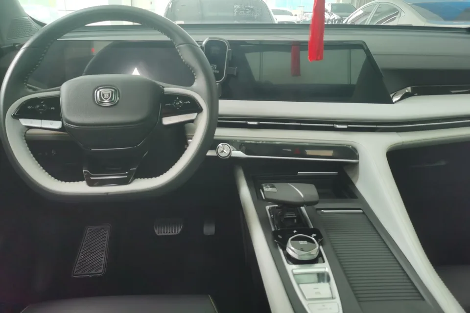 Changan CS75PLUS third generation 1.5T automatic premium model 2023 — миниатюра 3