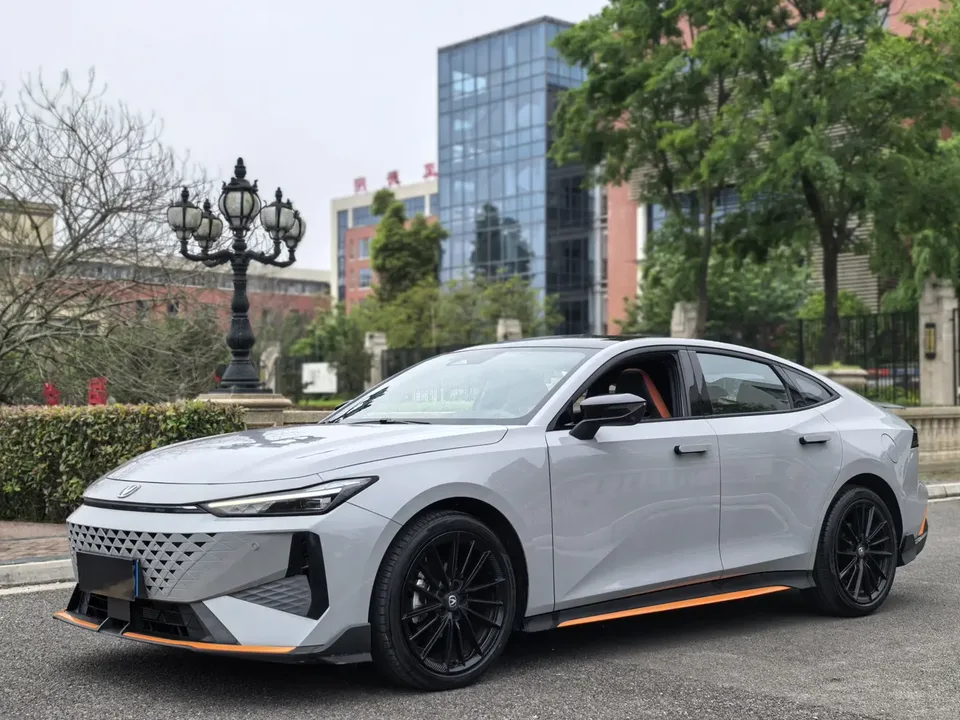 Changan UNI-V 2024