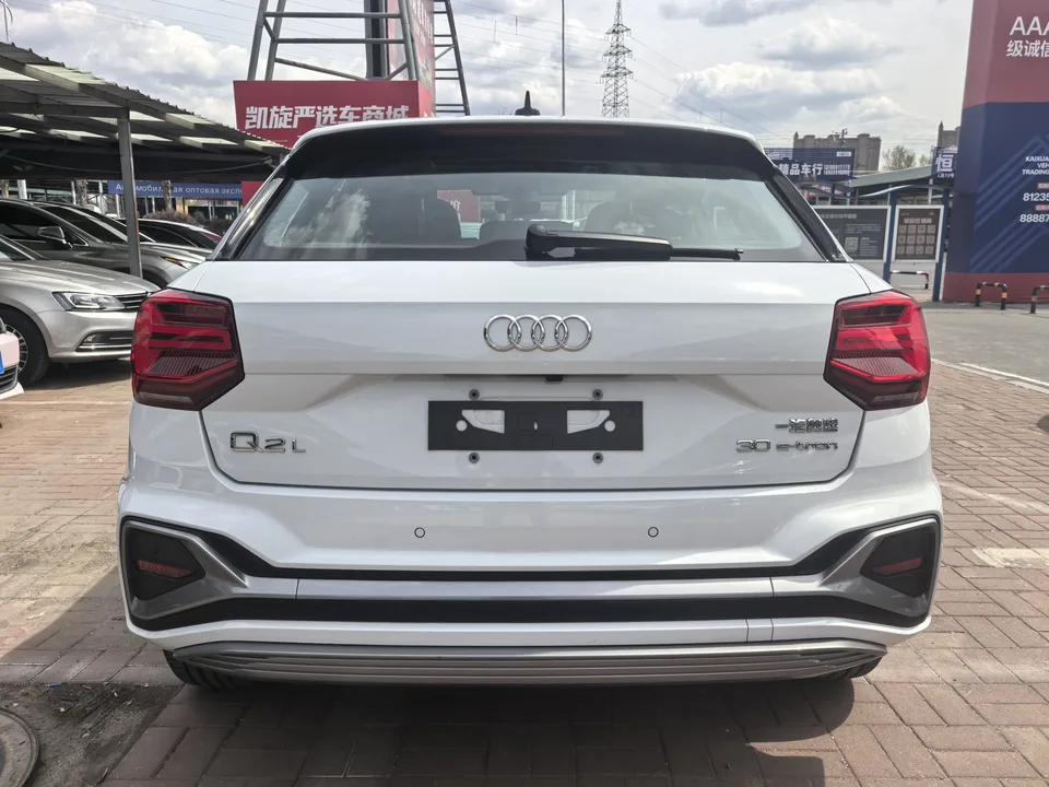 Audi Q2L e-tron Audi Q2L e-tron 2022 pure electric smart model 2024 — миниатюра 2