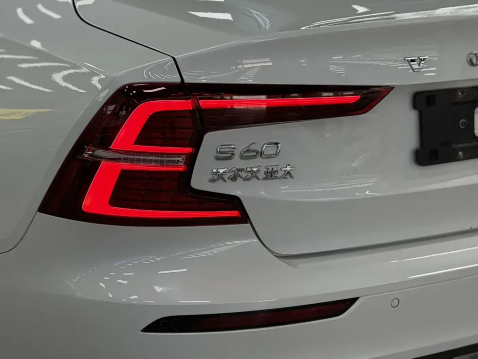 Volvo S60 Volvo S60 2023 B4 Zhiyuan Luxury Edition 2023 — миниатюра 3