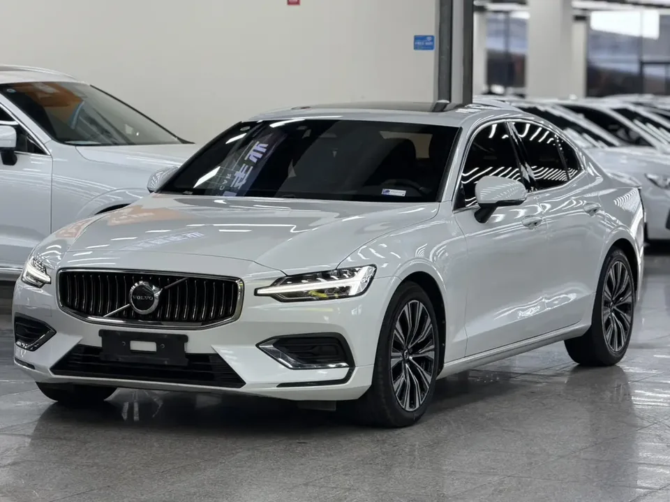 Volvo S60 2023