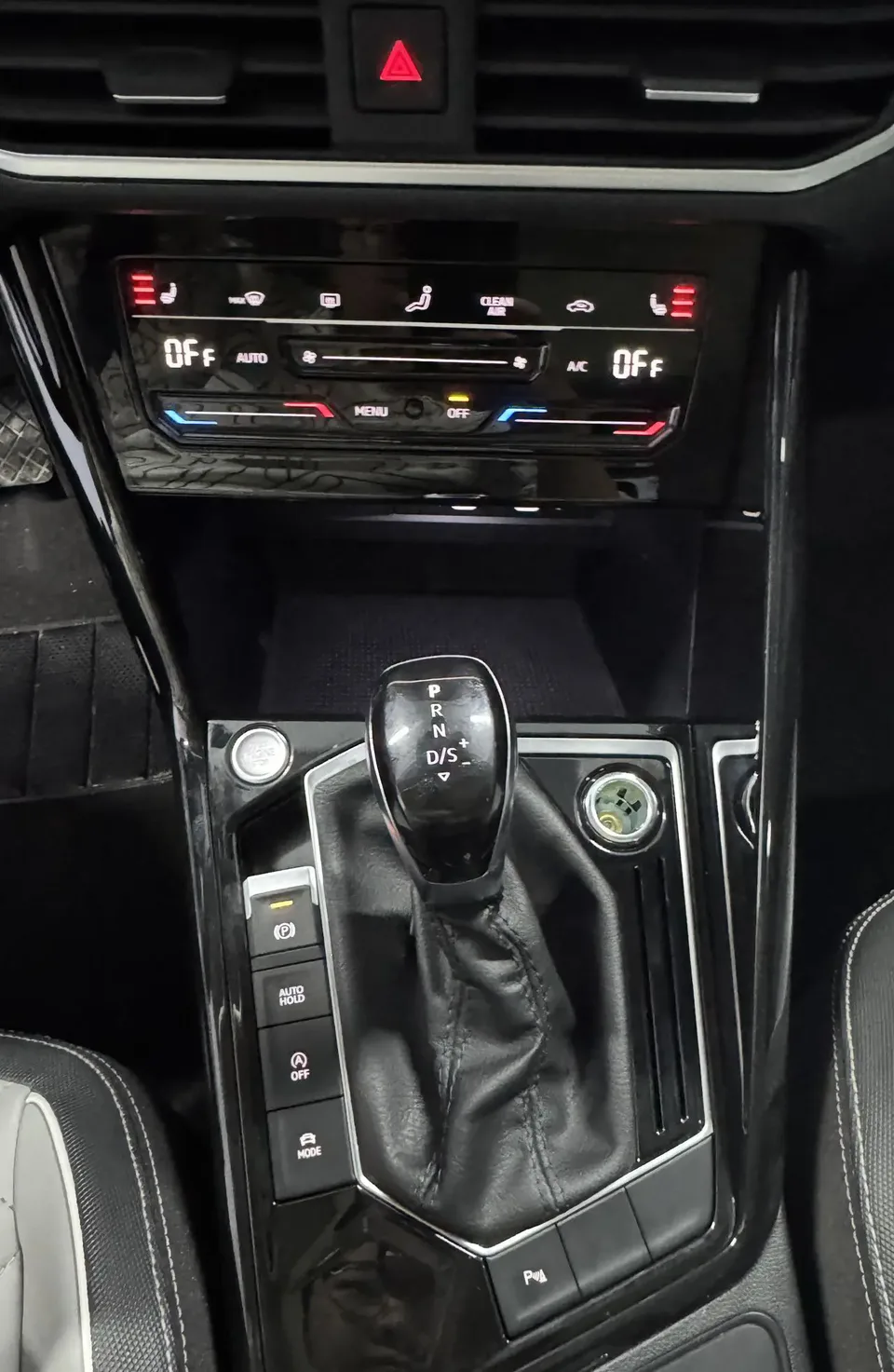 Volkswagen Tayron Tanyue 2023 280TSI 2WD Luxury Plus Advanced Edition 2022 — миниатюра 3