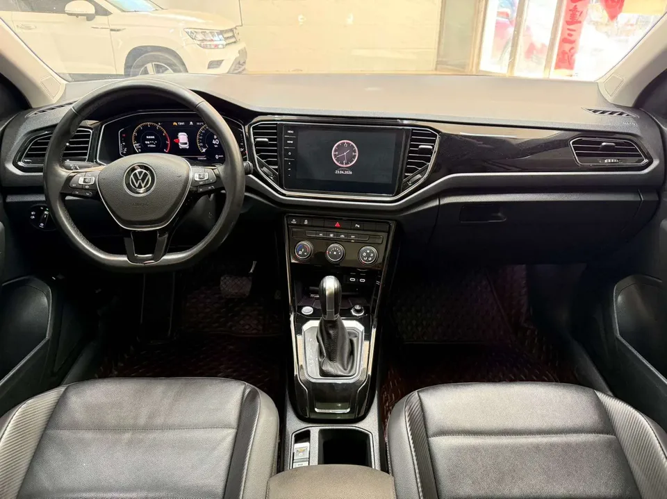 Volkswagen T-Roc Tange 280TSI DSG two-wheel drive comfort PLUS 2023 — миниатюра 4