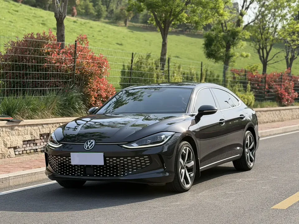 Volkswagen Lamando Lingdu Lingdu L 280TSI DSG Cool Edition 2022 — фото 1, купить с доставкой в Москву