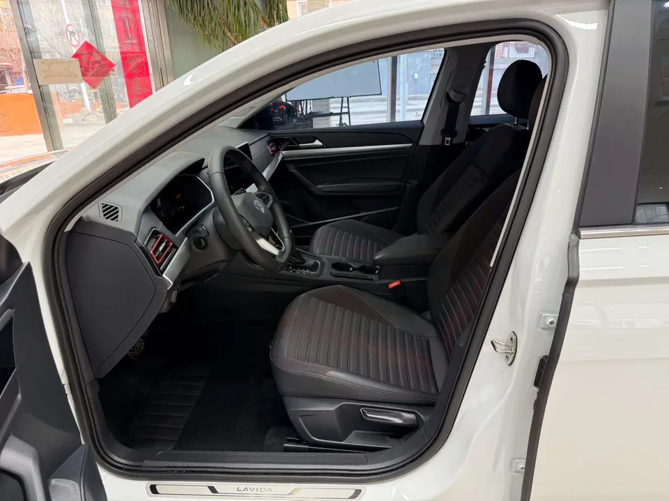 Volkswagen Lavida Lavida 2023 280TSI DSG Starry Sky Edition 2023 — миниатюра 5