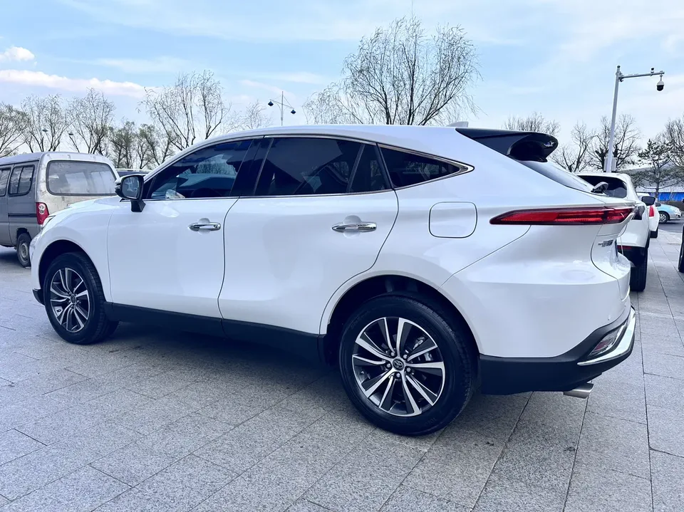 Toyota HARRIER 2.0L CVT 2WD Luxury Edition 2023 — миниатюра 4