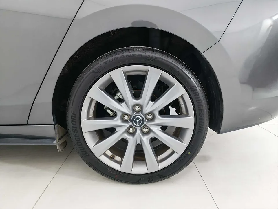 Mazda Axela 2.0L automatic quality version 2022 — фото 1, купить с доставкой в Москву