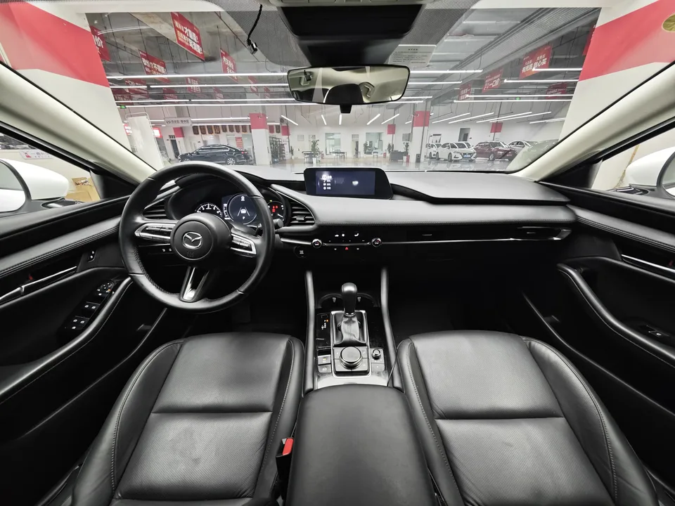 Mazda Axela 2.0L Automatic Elegant Edition 2024 — миниатюра 2