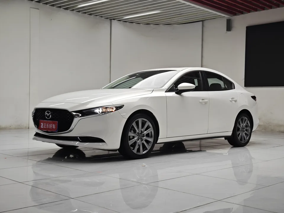 Mazda Axela 2.0L Automatic Elegant Edition 2024 — фото 1, купить с доставкой в Москву